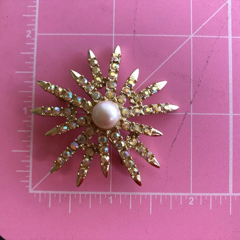 Vintage Emmons Brooch Gorgeous Rhinestones Pearls Aurora Crystal Starburst  2